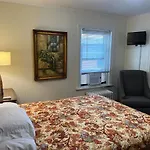 Simmons Motel And Suites