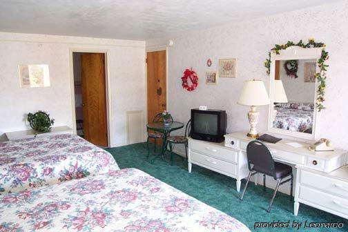 Simmons And Motel 2*