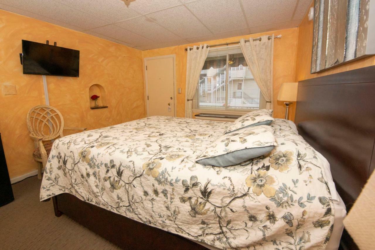 Simmons And Motel 2*