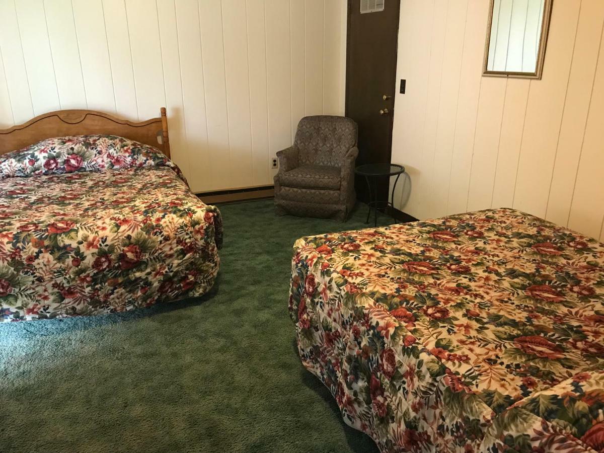 Motel Simmons And 2*
