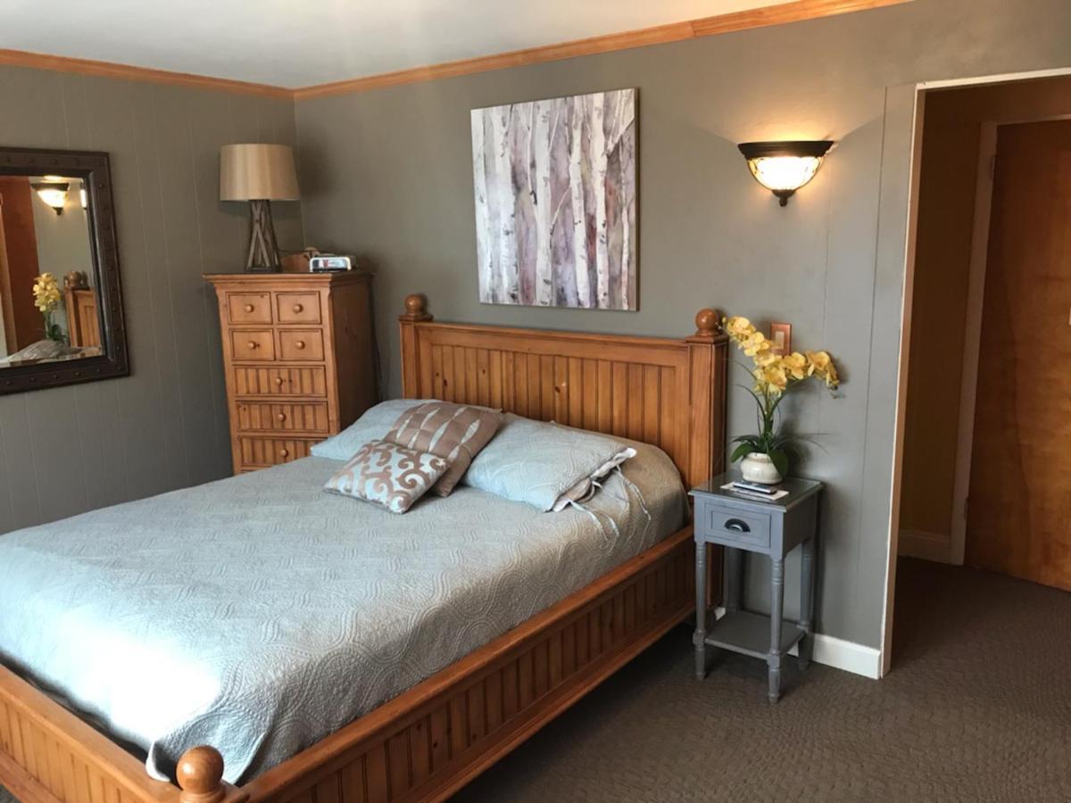 Simmons And Motel 2*